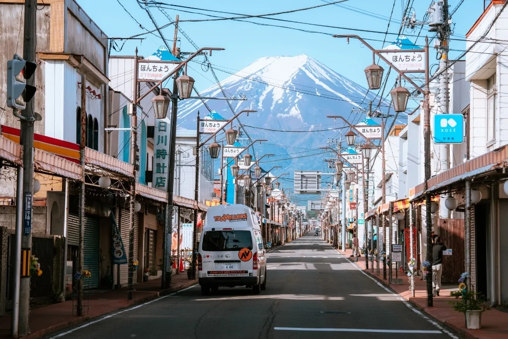 Japan-campervan-road-trip (2)